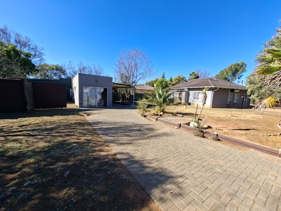 6 Bedroom Property for Sale in Park West Free State